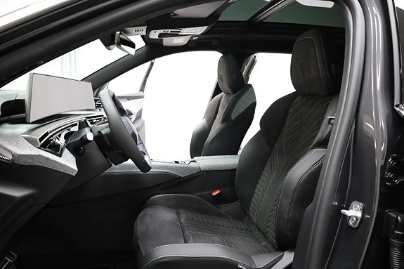 Peugeot e-5008 22 of 30
