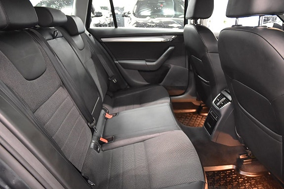 Skoda Octavia 14 of 22