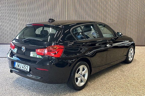 BMW 118i 4 of 10