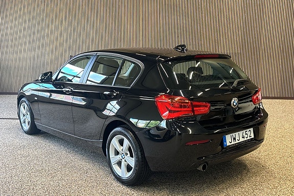 BMW 118i 3 of 10