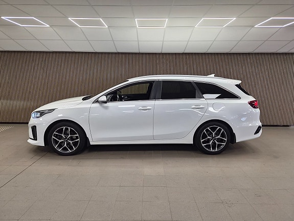 Kia Ceed 3 of 8