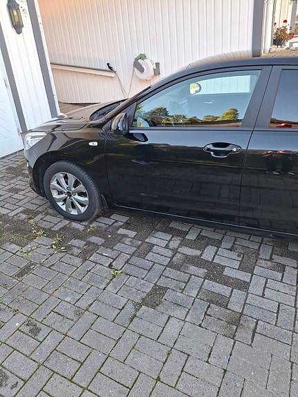 Kia Rio 8 of 11