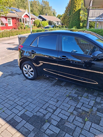 Kia Rio 4 of 11