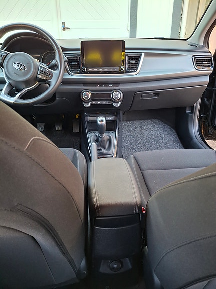 Kia Rio 9 of 11