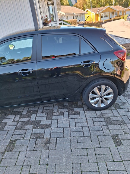 Kia Rio 6 of 11