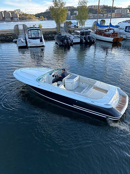 Chris Craft Corsair 28 3 of 11