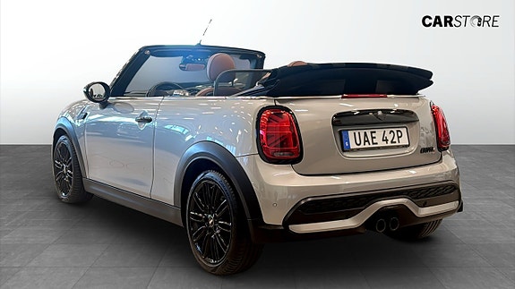 MINI Cooper S 2 of 18