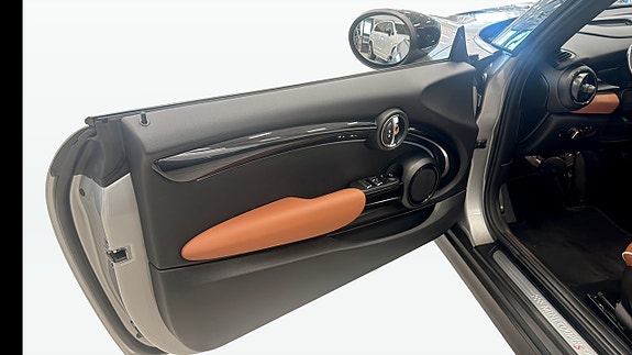 MINI Cooper S 11 of 18