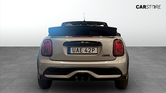 MINI Cooper S 7 of 18