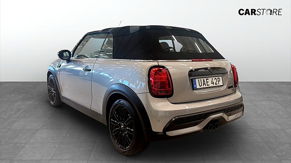 MINI Cooper S 16 of 18