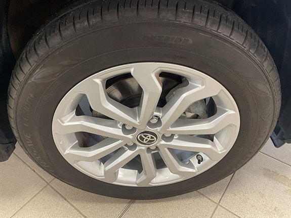 Toyota Corolla Cross 12 of 17