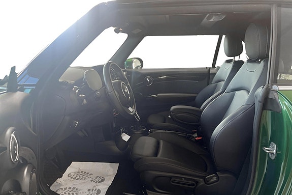 MINI Cooper S 6 of 11