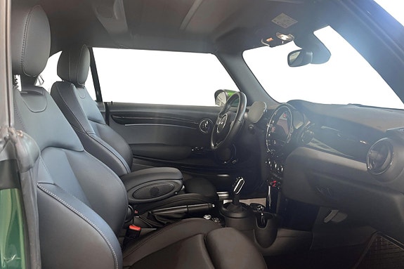 MINI Cooper S 9 of 11