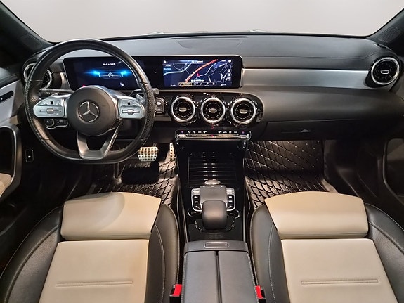 Mercedes-Benz CLA200 11 of 19