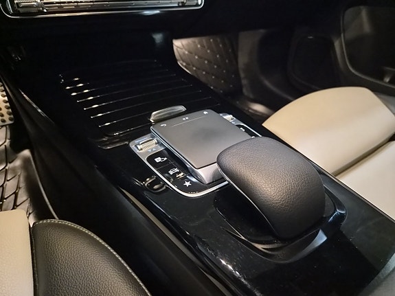 Mercedes-Benz CLA200 14 of 19
