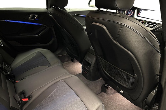 BMW 218i 12 of 13