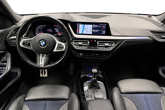 BMW 218i 10 of 13
