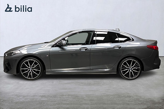 BMW 218i 5 of 13