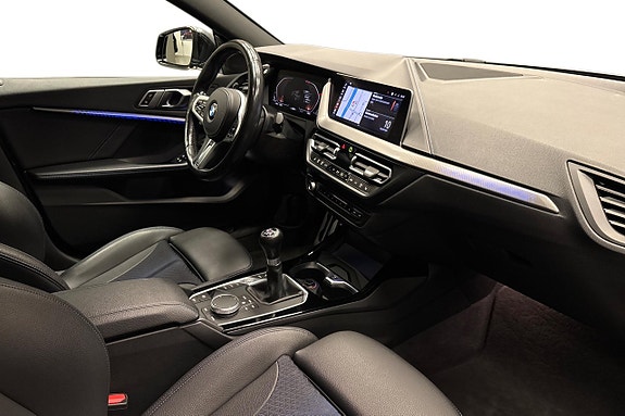 BMW 218i 11 of 13