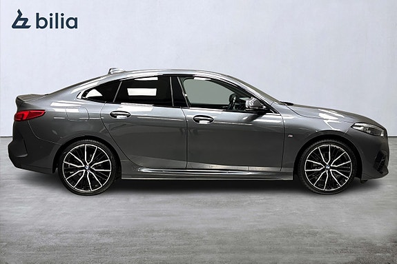 BMW 218i 2 of 13