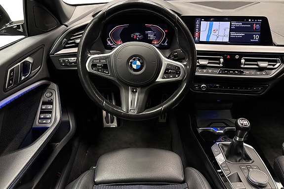 BMW 218i 8 of 13