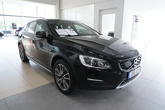 Volvo V60 Cross Country 4 of 10