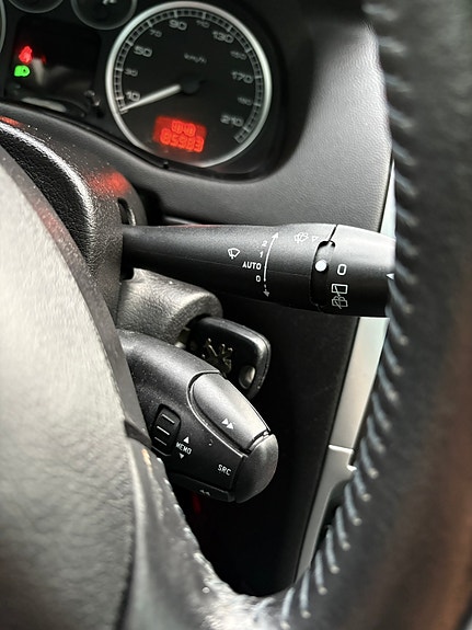 Peugeot 307 SW 8 of 19