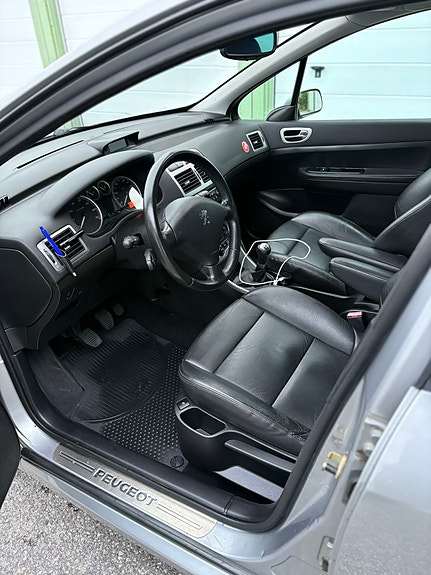Peugeot 307 SW 5 of 19
