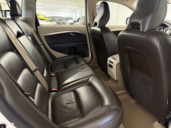 Volvo XC70 11 of 11