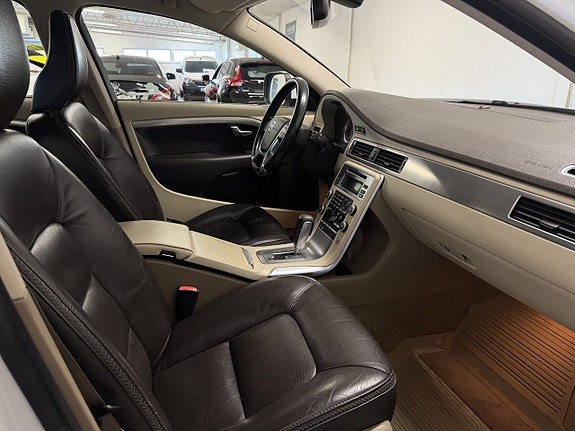 Volvo XC70 9 of 11