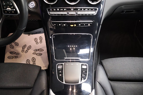 Mercedes-Benz GLC300 de 26 of 28