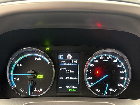 Toyota RAV4 23 of 30