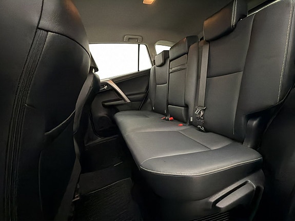 Toyota RAV4 15 of 30