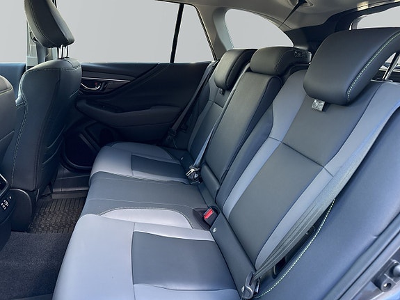 Subaru Outback 10 of 15