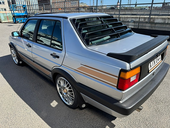 Volkswagen Jetta 4 of 15