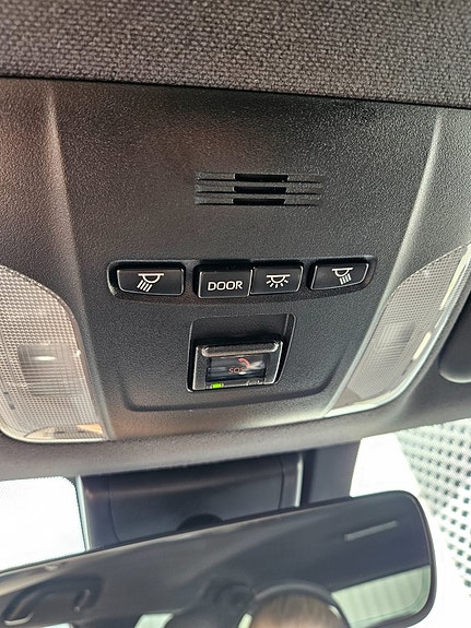 Suzuki Swace 21 of 28