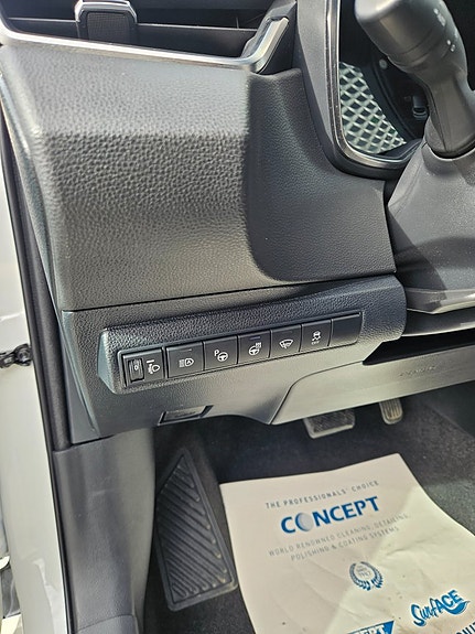Suzuki Swace 9 of 28