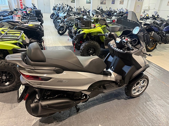 Piaggio MP3 400 HPE 3 of 10