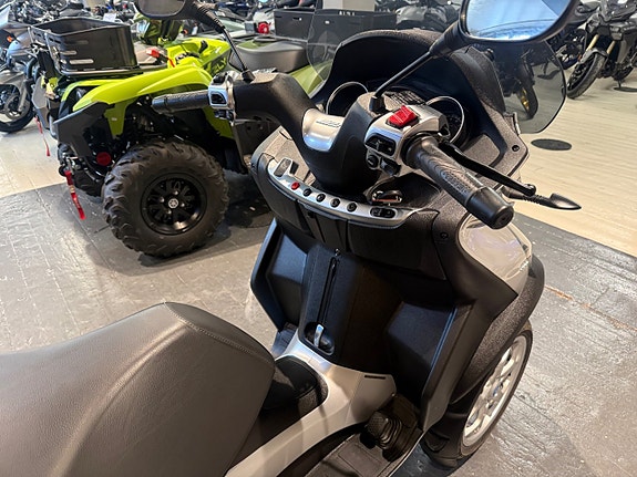 Piaggio MP3 400 HPE 5 of 10