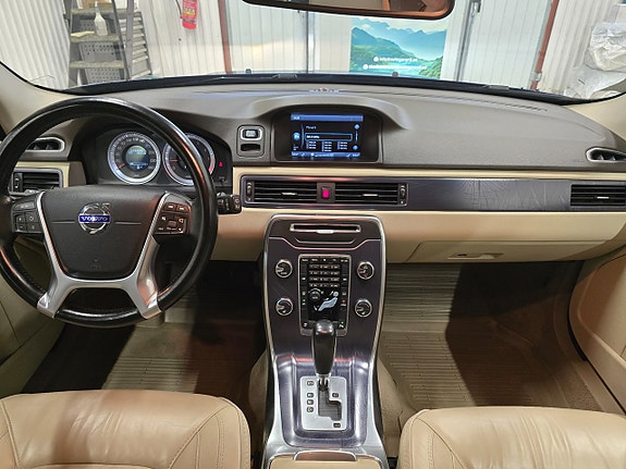 Volvo V70 21 of 30
