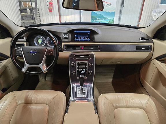 Volvo V70 20 of 30