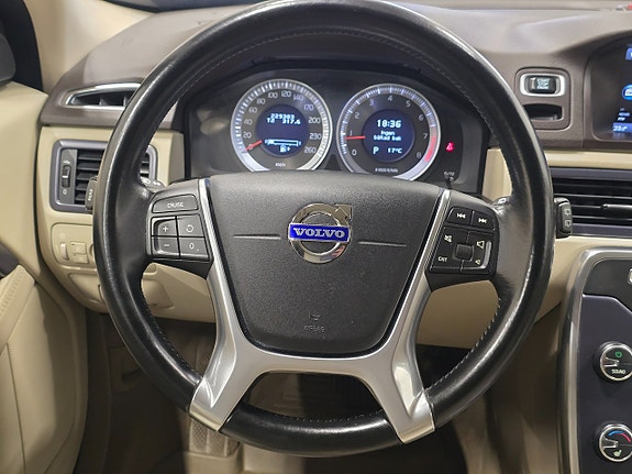 Volvo V70 27 of 30