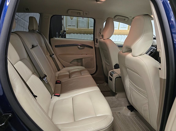 Volvo V70 15 of 30