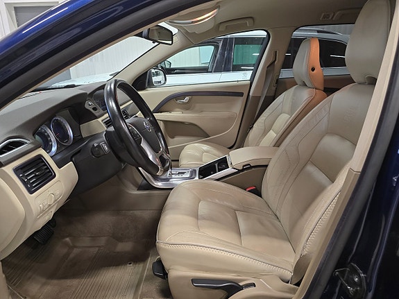 Volvo V70 10 of 30