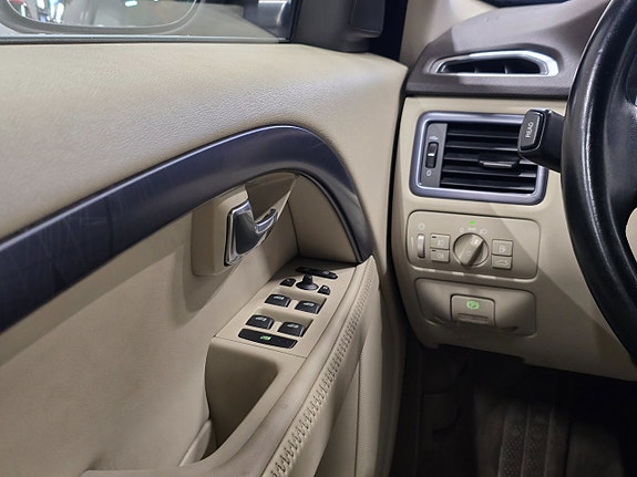 Volvo V70 30 of 30