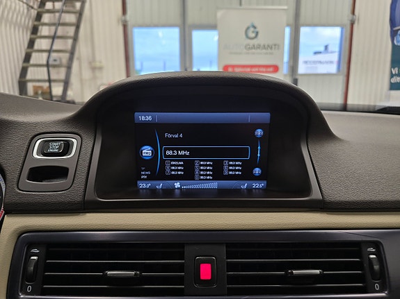 Volvo V70 24 of 30