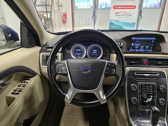 Volvo V70 26 of 30