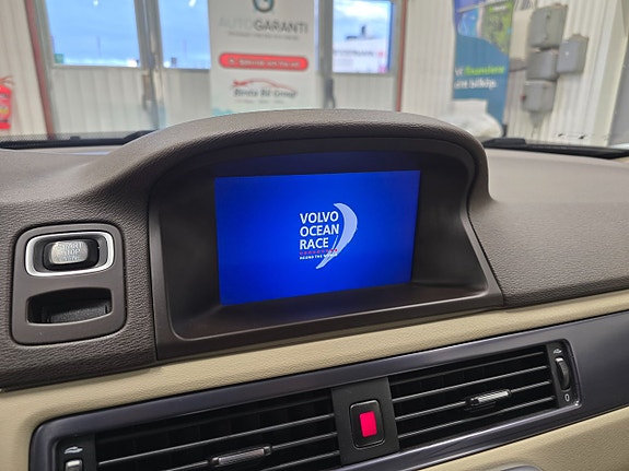 Volvo V70 25 of 30