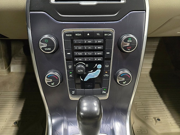 Volvo V70 22 of 30