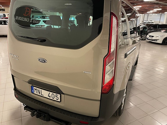 Ford Custom Tourneo 5 of 6